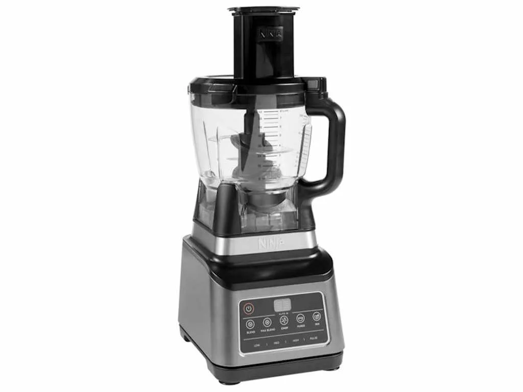 Ninja procesor za hranu3u1 uredjaj, snaga 1200W, tezina 4.34kg, kapacitet 2.1L i 1.8L.